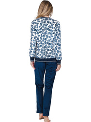 Donkerblauw | achter | Achteraanzicht op model, bloemenprint – Pastunette fleece dames pyjama lange mouw - Bloemenprint - Nordic Bloom