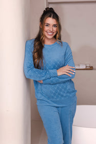 Blauw | sfeer | Sfeerfoto, lichtblauw – Pastunette badstof dames pyjama met boordjes - Lichtblauw - Blue Cottage