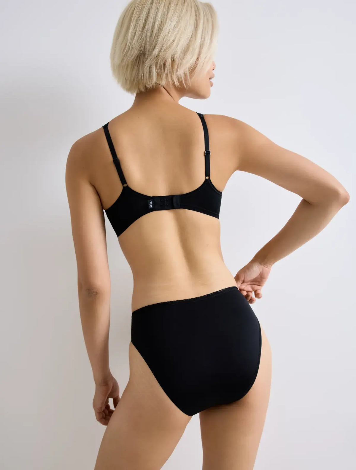 Zwart | achter | Achteraanzicht op model, zwart – Sloggi 3-pack dames tai slips microfiber - 24/7