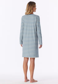 Greyblue | achter | Achteraanzicht op model, grijsblauw gestreept – Schiesser Dames Nachthemd lange mouw - Casual Essentials
