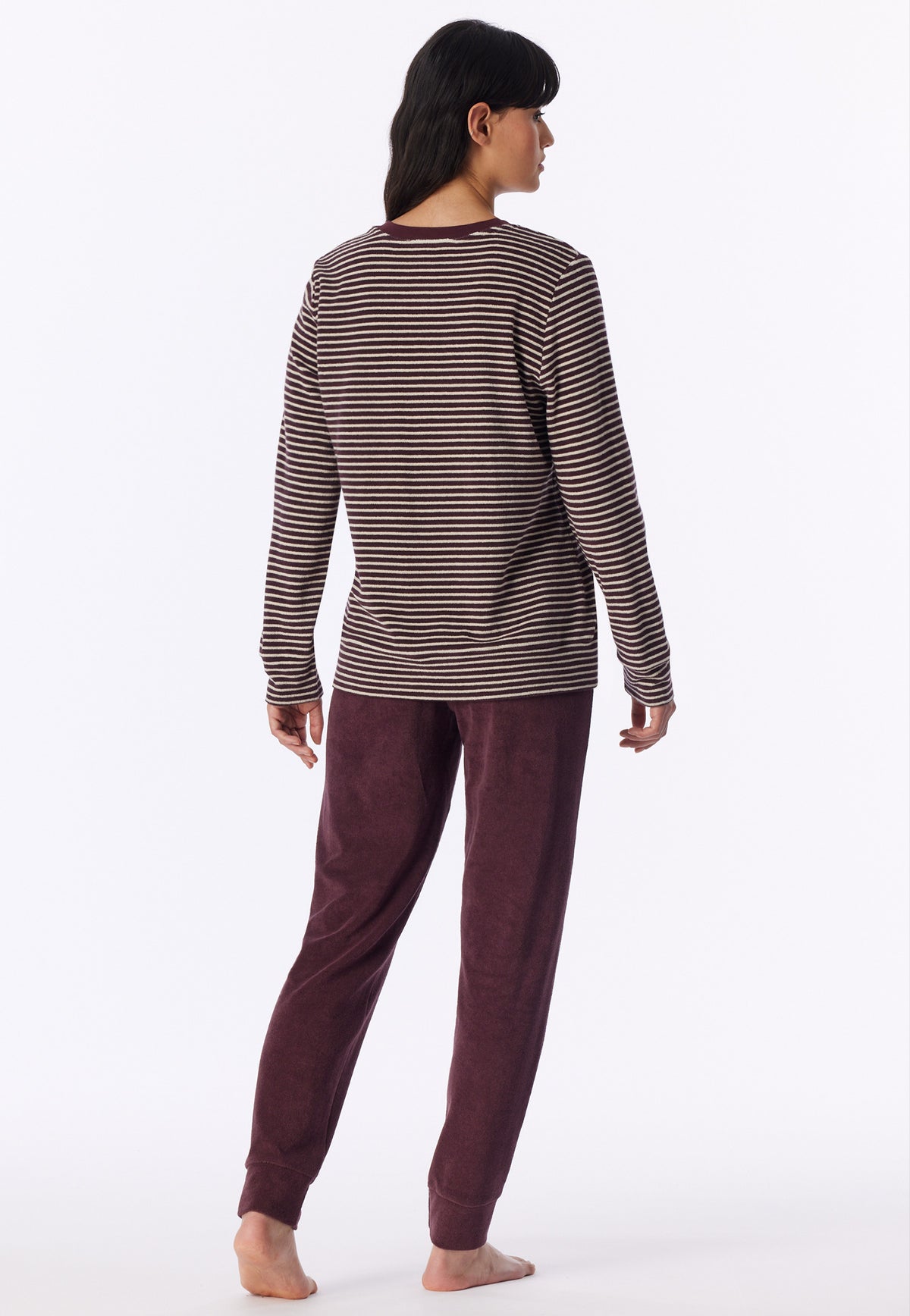 Cacaobruin | achter | Achteraanzicht op model, cacaobruin – Schiesser badstof dames pyjama met boordjes - Streep - Casual Essentials