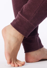 Cacaobruin | detail | Detail boordje aan de pijp, cacaobruin – Schiesser badstof dames pyjama met boordjes - Streep - Casual Essentials