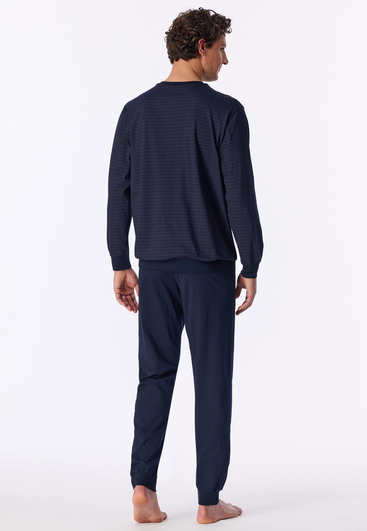 Aubergine | achter | Achteraanzicht op model, donkerblauw met fijn dessin – Schiesser pyjama heren Katoen - Comfort Essentials