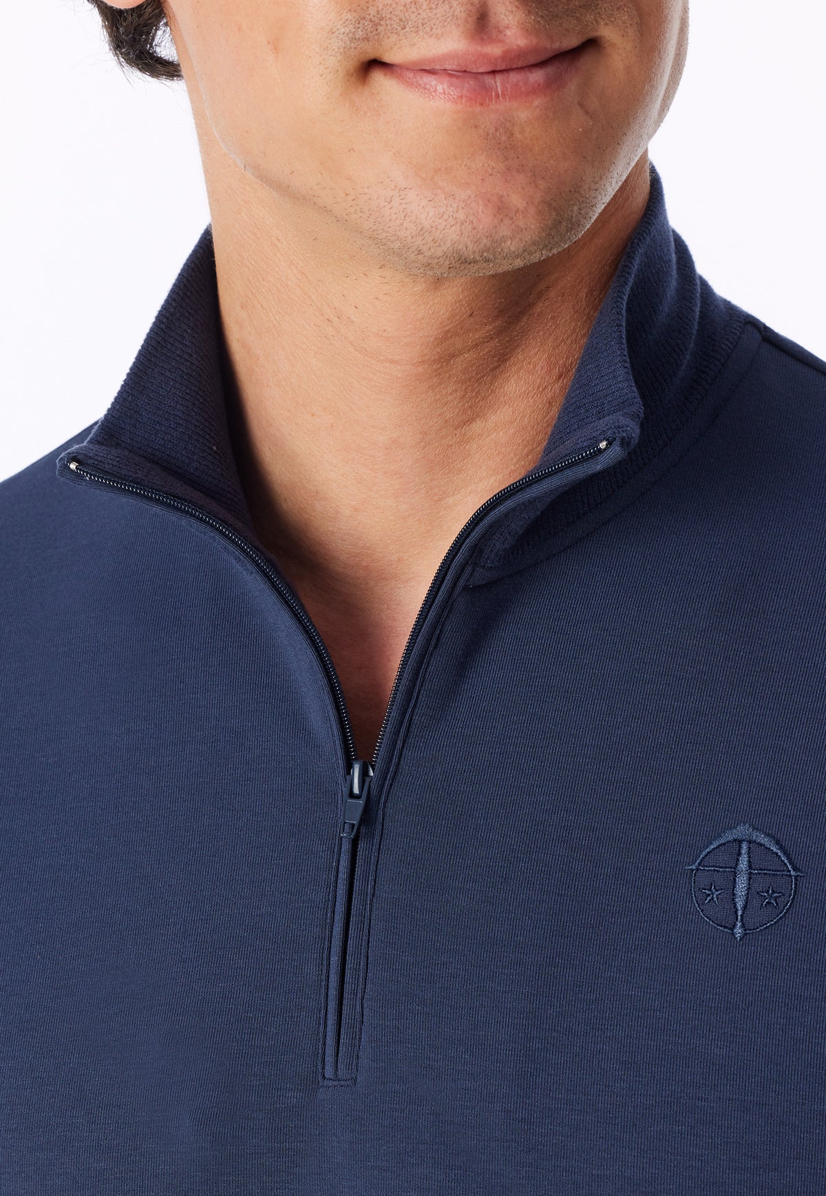 Deep Sea Blue | detail | Detail kraag van rib met rits, deep sea blue – Schiesser heren huispak met rits - Fijnrib - Deep Sea Blue - Selected! Premium