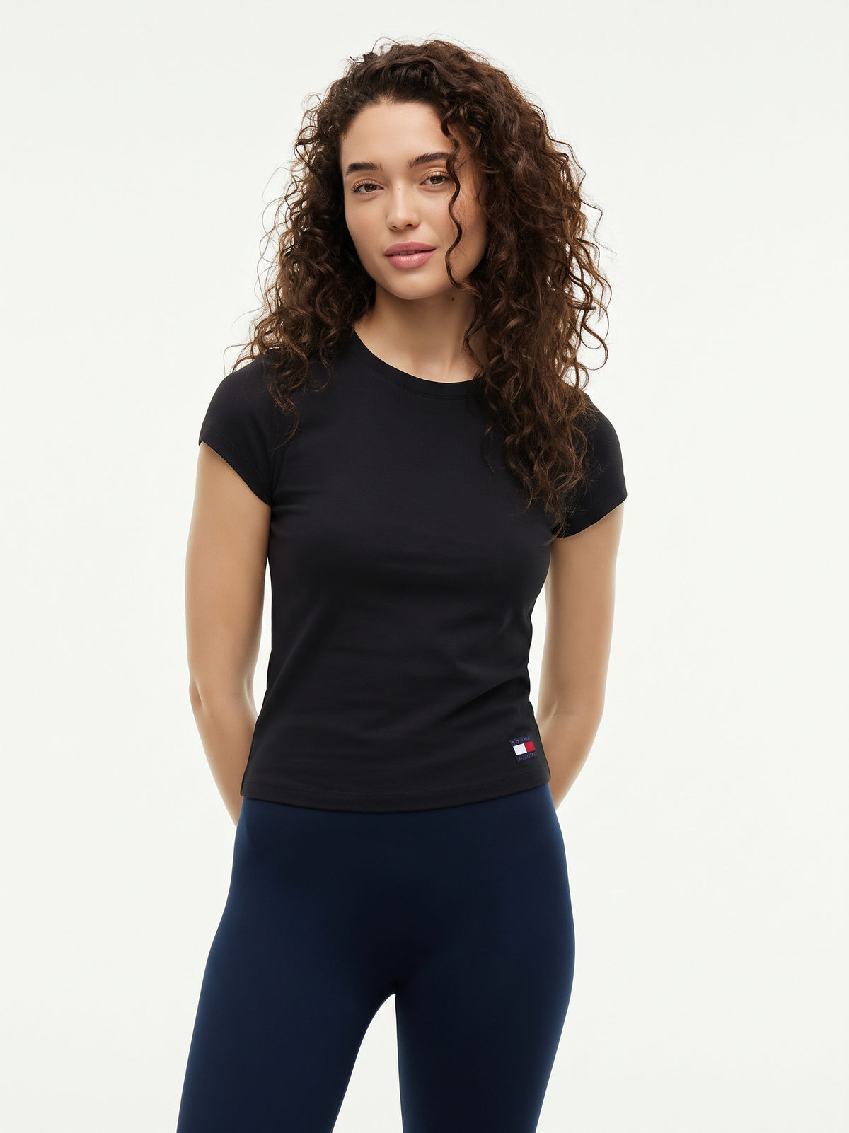 Black | voor | Vooraanzicht op model, zwart – Tommy Hilfiger 3-pack dames T-shirts korte mouw - Heritage