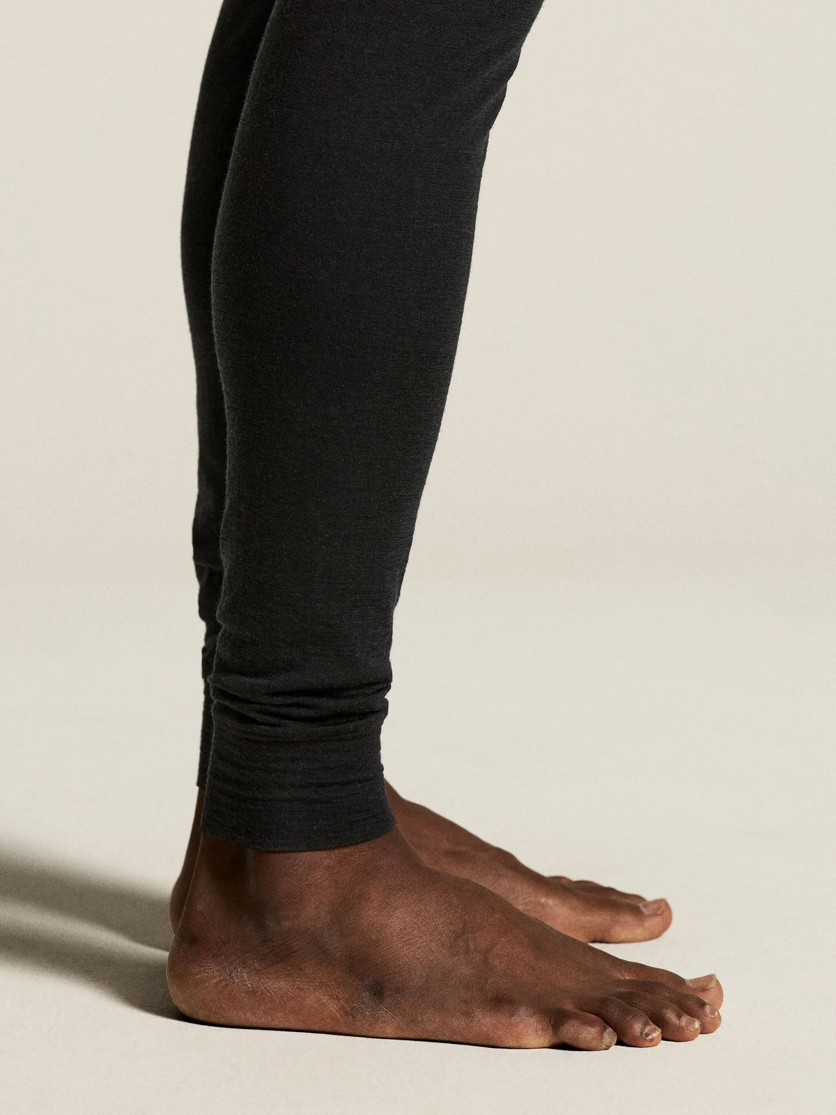 Zwart | detail | Detail pijp bij de enkel, zwart – Craft merino wollen thermobroek heren - Wool Comfort