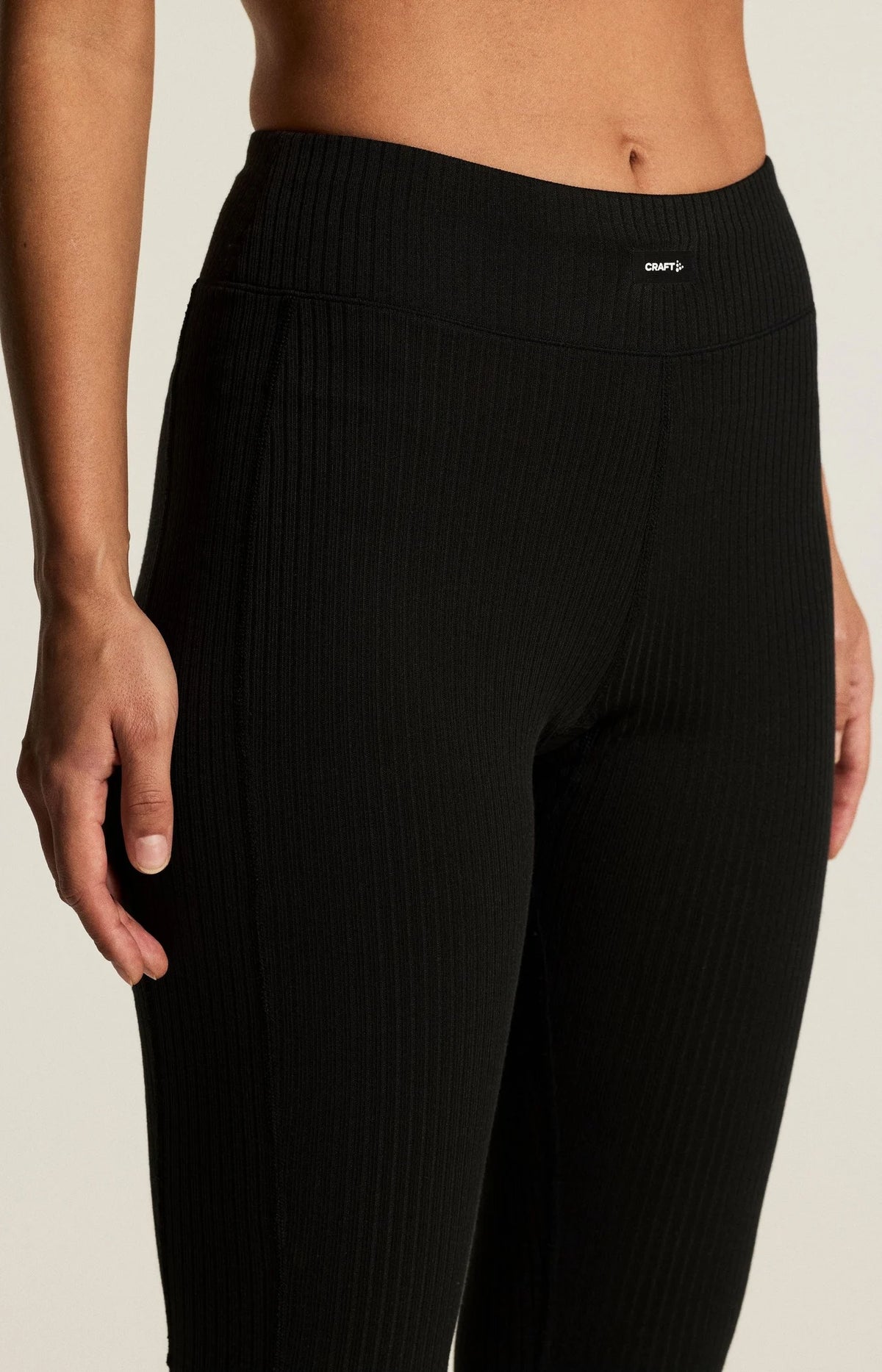 Zwart | detail | Detail broek voorkant, zwart – Craft thermoset dames shirt en broek - Baselayer