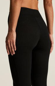 Zwart | detail | Detail broek achterkant, zwart – Craft thermoset dames shirt en broek - Baselayer