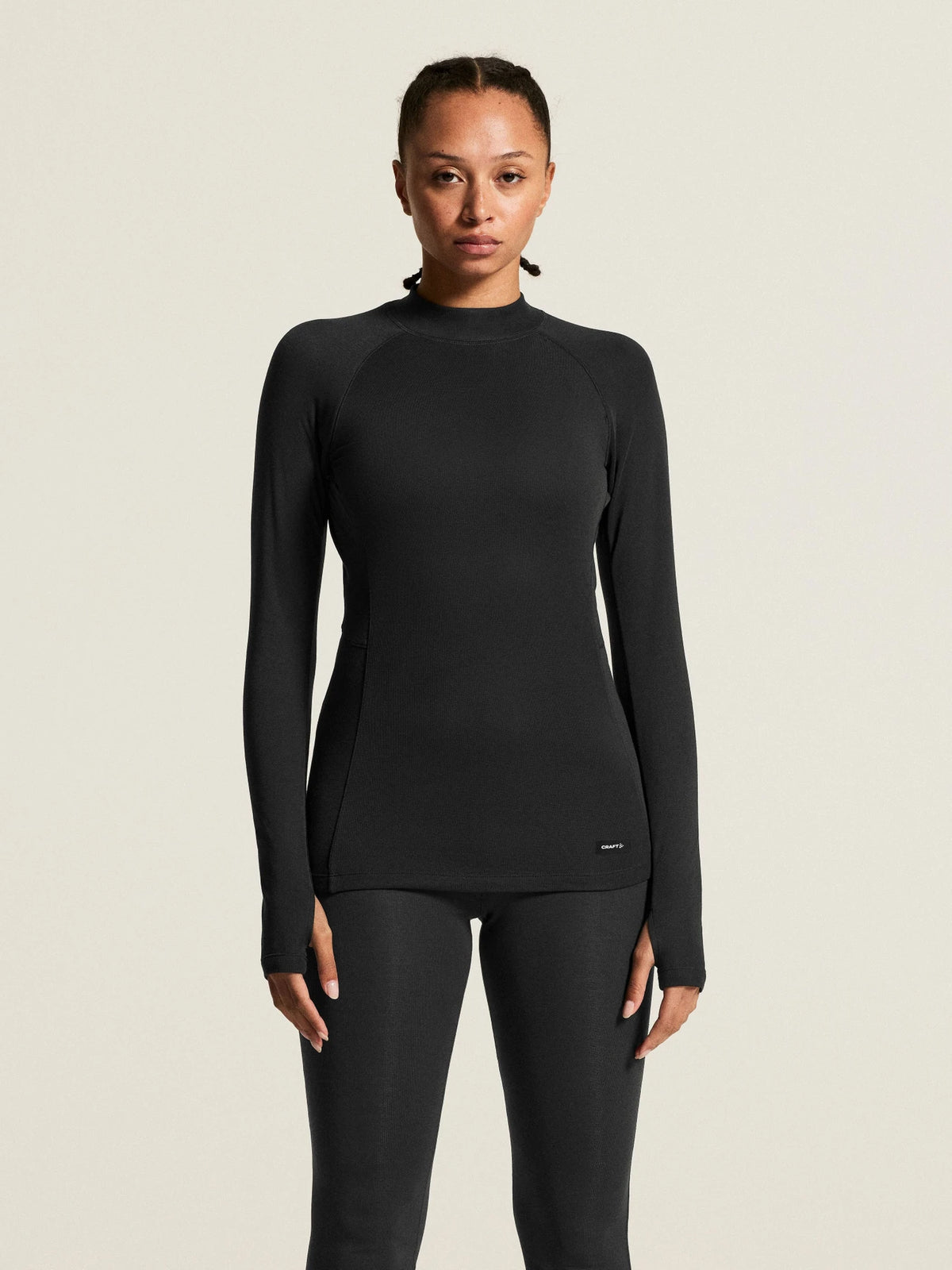Zwart | detail | Shirt van voren, dichtbij, zwart – Craft thermoset dames shirt en broek - Thermal Baselayer