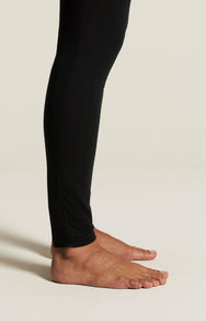 Zwart | detail | Detail pijp bij de enkel, zwart – Craft thermoset dames shirt en broek - Thermal Baselayer
