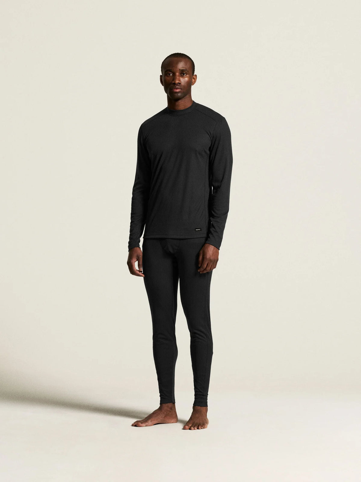 Zwart | voor | Vooraanzicht op model, shirt en broek, zwart – Craft thermoset heren shirt en broek - Baselayer Set 2