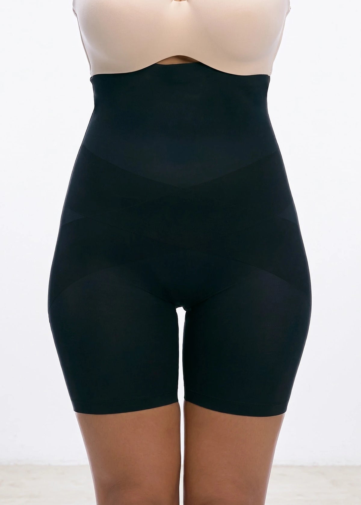 Zwart | voor | Vooraanzicht, zwart – Magic Extra Sterk corrigerende boxershort - Ultra sexy Hi-bermuda