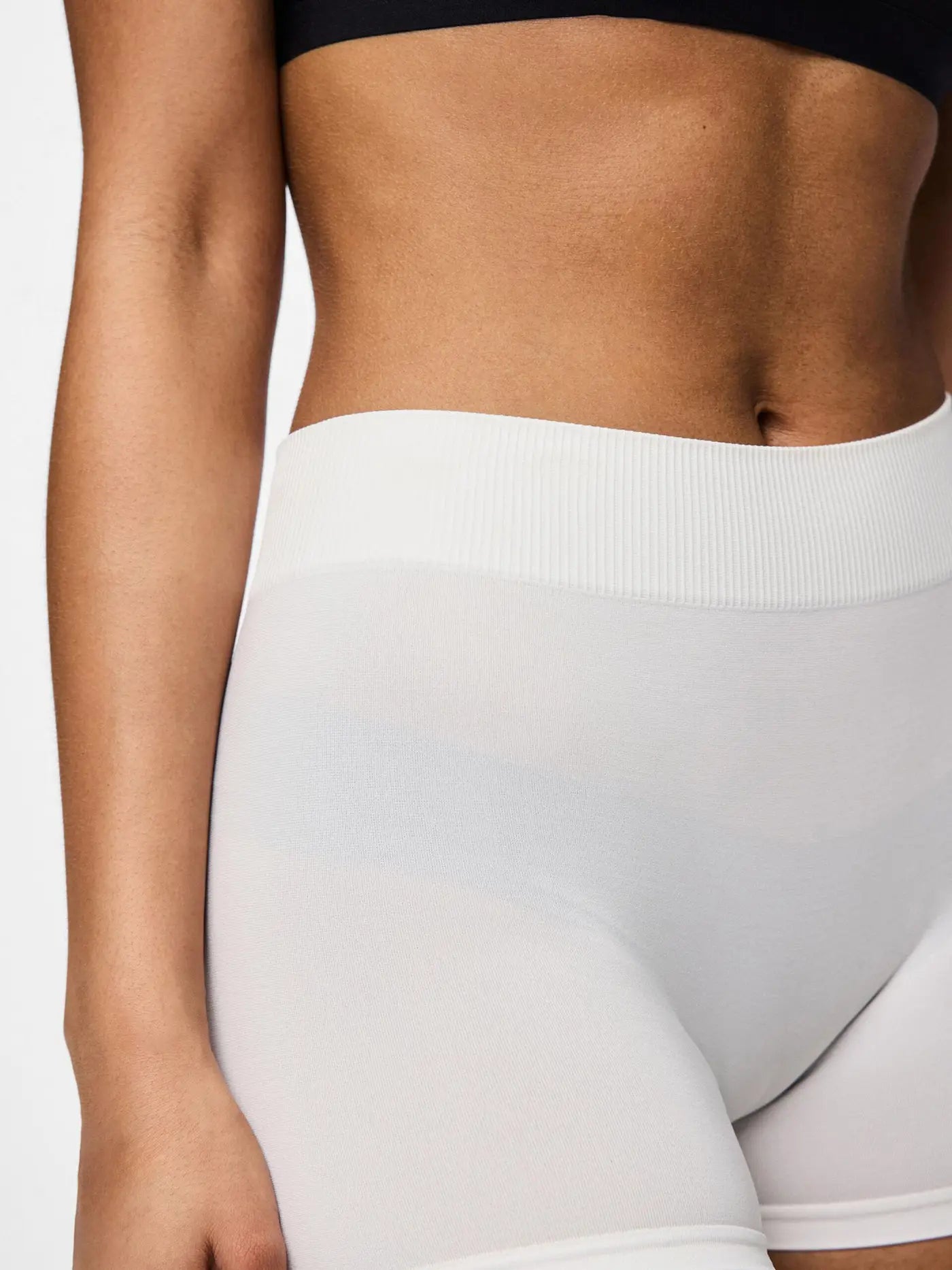 Pieces Pieces dames short naadloos - London - Broekje onder jurk