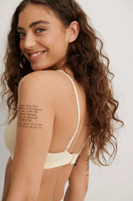 Sliponline Na-KD dames top - Soft micro top - Creme