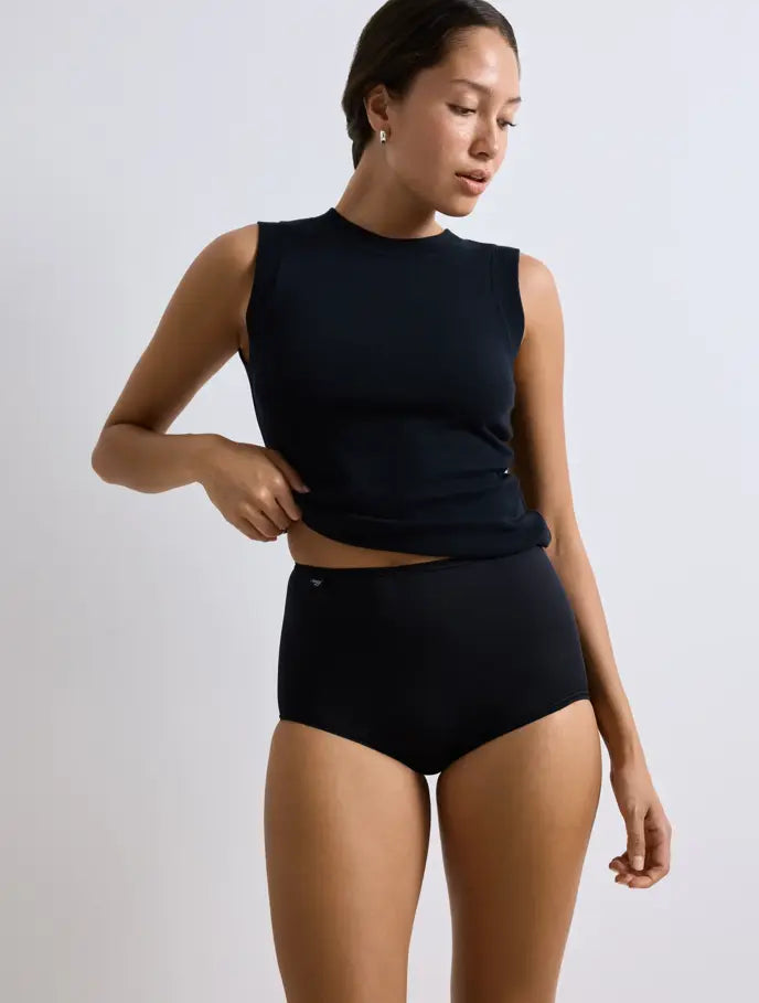 Zwart | voor | Vooraanzicht op model, zwart – Sloggi 3-pack dames maxi taille slips microfiber - 24/7