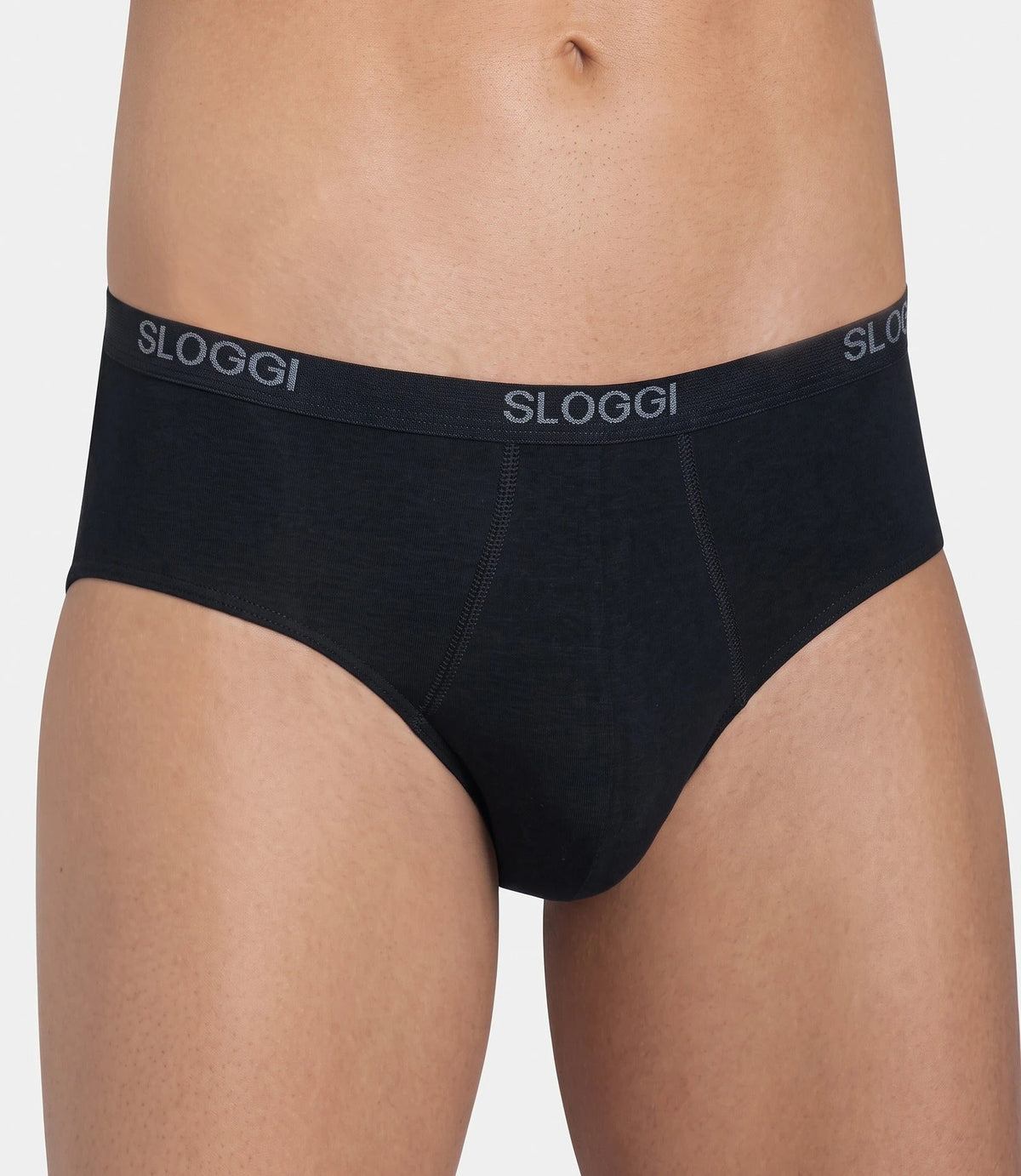 Zwart | voor | Vooraanzicht op model, zwart, derde foto – Sloggi 6-pak Basic Midi heren slips