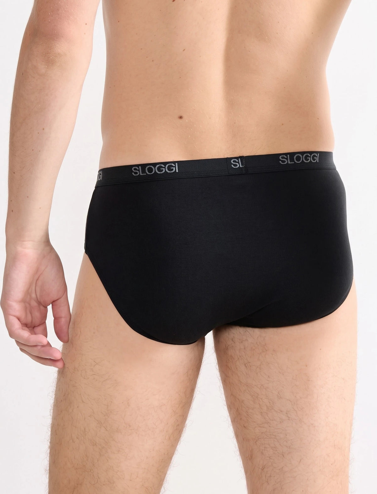 Zwart | achter | Achteraanzicht op model, zwart – Sloggi 6-pak Basic Midi heren slips