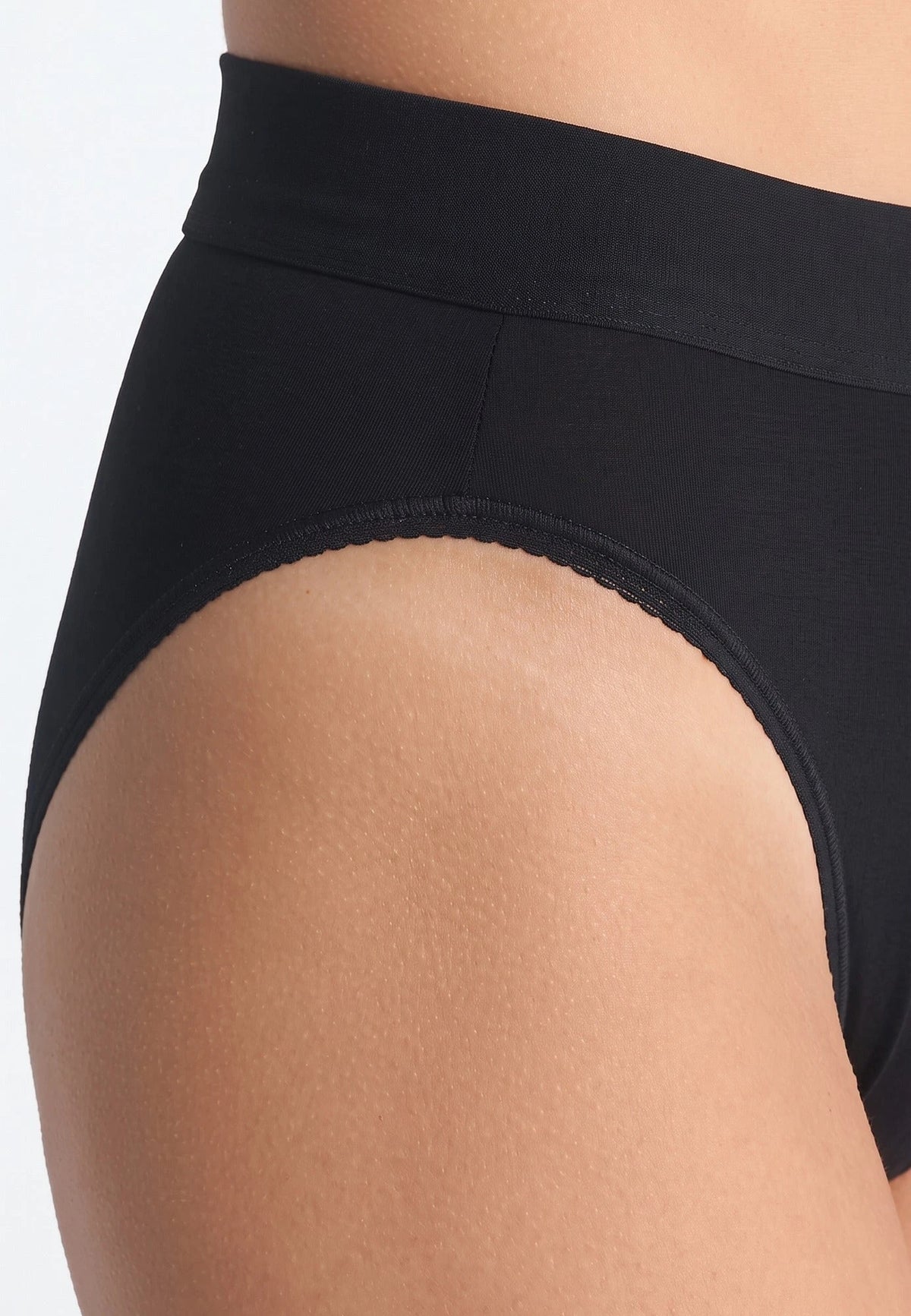 Zwart | zij | Zijaanzicht op model, zwart – Sloggi Double Comfort Tai - dames slip